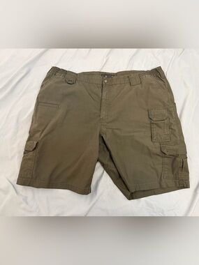 5.11 Tactical Mens Shorts Size 44